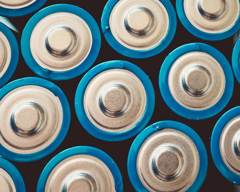 How to properly dispose of batteries?
